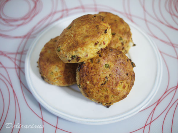 bacon parmesan scallion scones | Delicacious