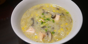 Salmon and Corn Chowder | Delicacious