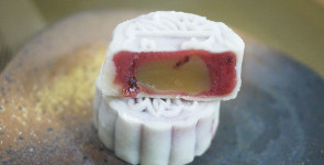 Red Wine Berry Snow Skin Mooncakes | Delicacious