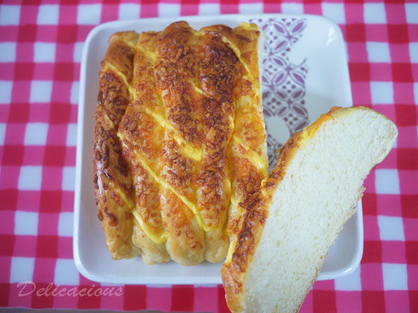 Old Fashioned Cheese Bread