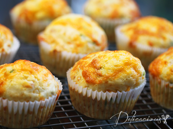 bacon cheese and scallions muffins