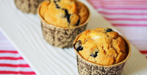 blueberry cheesecake muffins