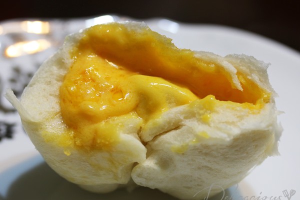 Salted egg custard buns (Liu Sha Bao)