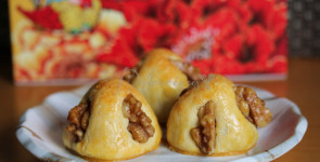 Walnut mooncakes