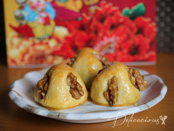 Walnut mooncakes